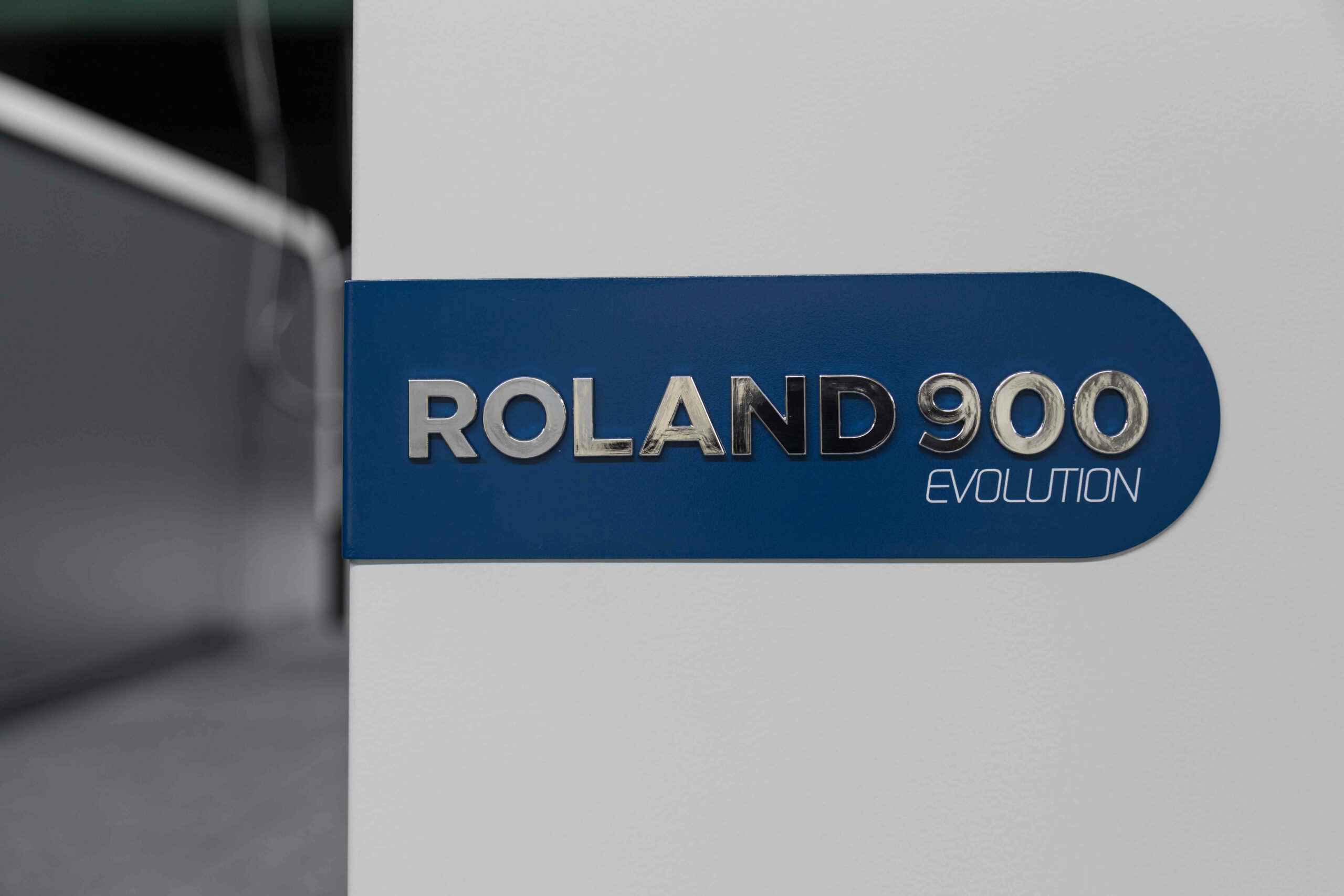 ROLAND 900 Powers Up in Portugal - Deutsch